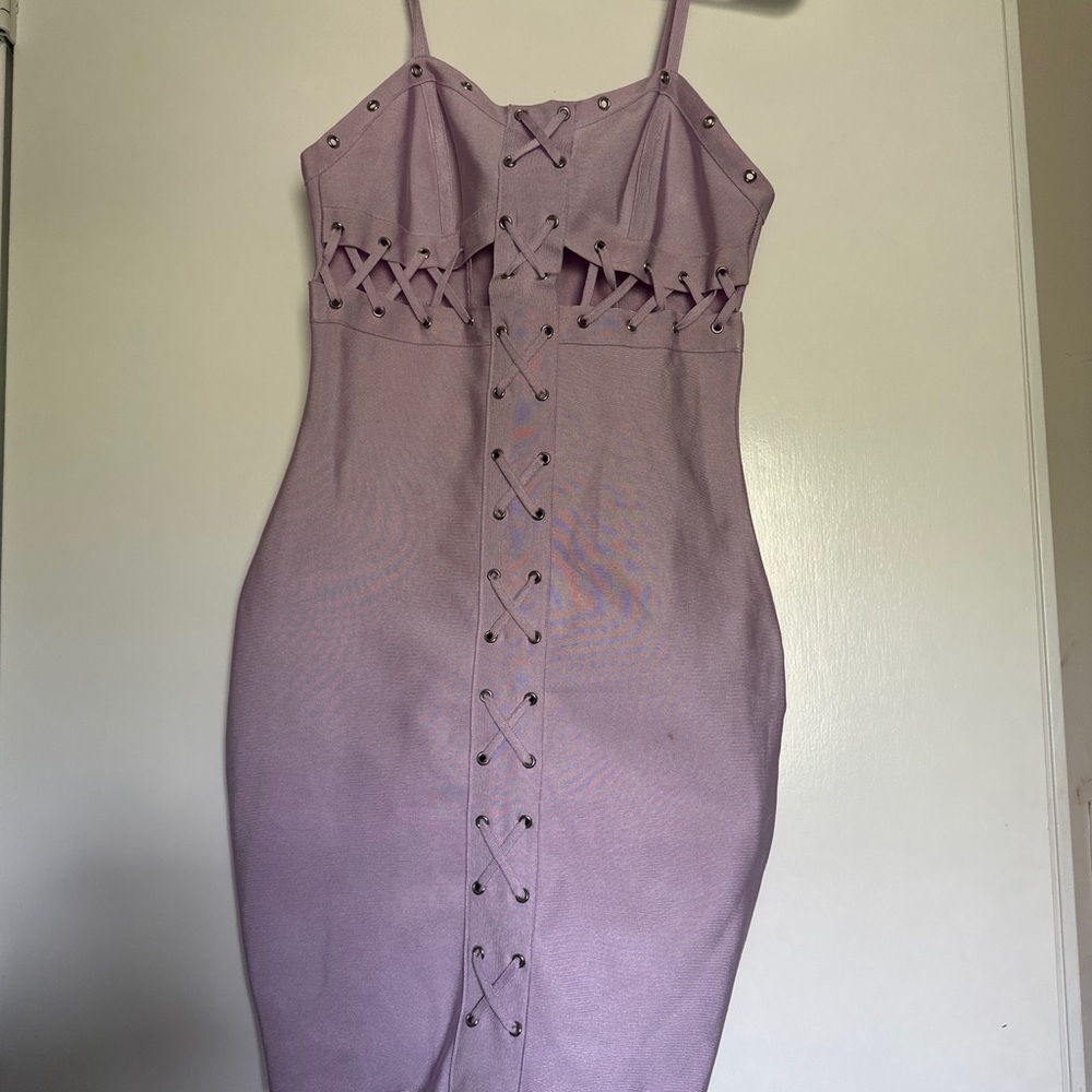 Elegant Lavender Lace-Up Dress